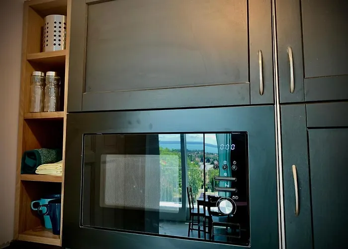 Old Hill Apartment *